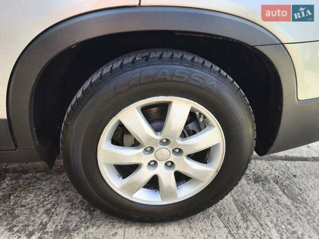 Серый Киа Соренто, объемом двигателя 3.47 л и пробегом 185 тыс. км за 11850 $, фото 2 на Automoto.ua