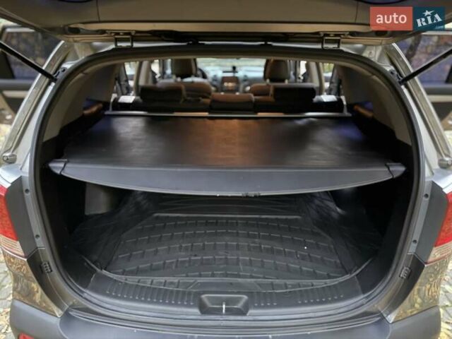 Серый Киа Соренто, объемом двигателя 2.2 л и пробегом 280 тыс. км за 12300 $, фото 77 на Automoto.ua