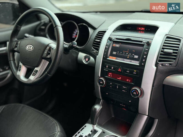 Серый Киа Соренто, объемом двигателя 2.2 л и пробегом 194 тыс. км за 12900 $, фото 18 на Automoto.ua