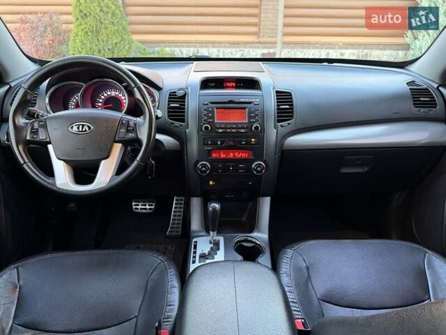 Сірий Кіа Соренто, об'ємом двигуна 2.36 л та пробігом 240 тис. км за 11800 $, фото 60 на Automoto.ua