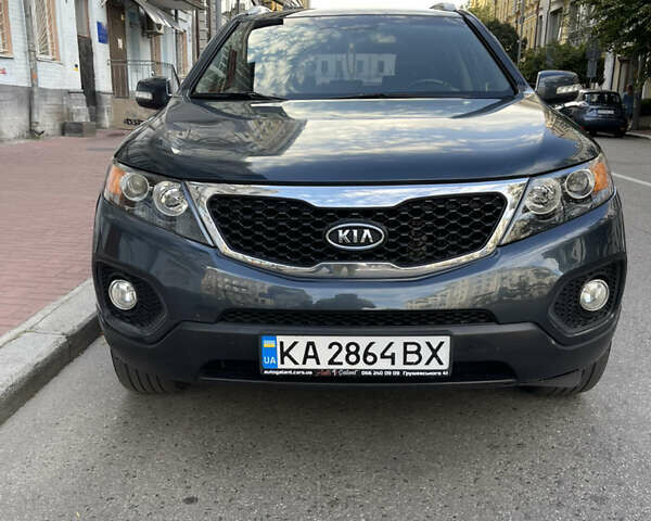 Сірий Кіа Соренто, об'ємом двигуна 2 л та пробігом 250 тис. км за 14000 $, фото 7 на Automoto.ua