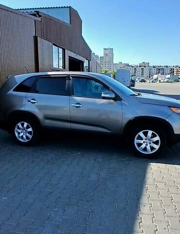 Серый Киа Соренто, объемом двигателя 2.36 л и пробегом 225 тыс. км за 9500 $, фото 12 на Automoto.ua