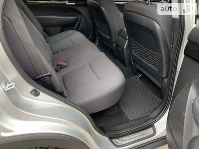 Серый Киа Соренто, объемом двигателя 2.2 л и пробегом 229 тыс. км за 13000 $, фото 9 на Automoto.ua