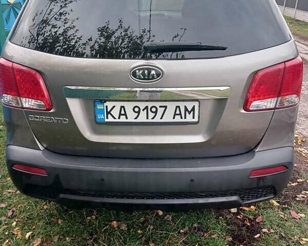 Сірий Кіа Соренто, об'ємом двигуна 2.36 л та пробігом 257 тис. км за 10200 $, фото 7 на Automoto.ua