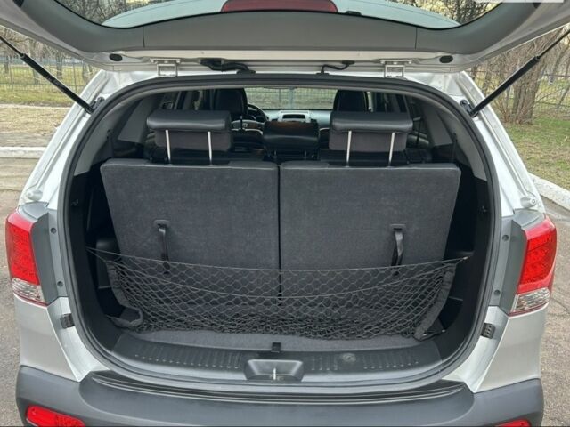 Сірий Кіа Соренто, об'ємом двигуна 2.2 л та пробігом 175 тис. км за 15000 $, фото 8 на Automoto.ua