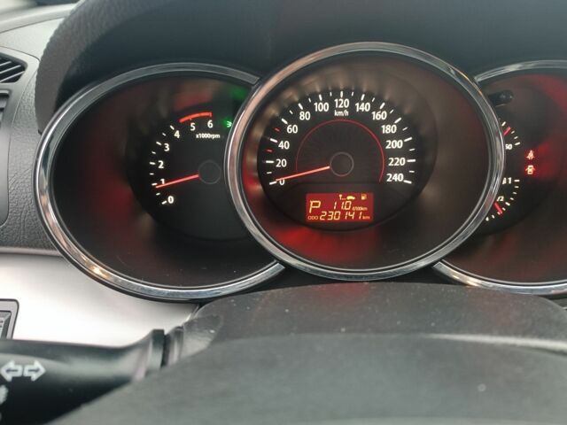 Сірий Кіа Соренто, об'ємом двигуна 2.2 л та пробігом 230 тис. км за 13300 $, фото 6 на Automoto.ua