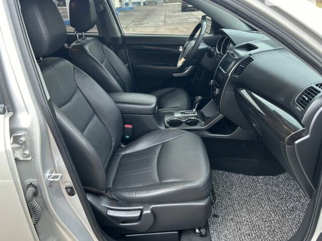 Сірий Кіа Соренто, об'ємом двигуна 2.2 л та пробігом 175 тис. км за 15000 $, фото 10 на Automoto.ua