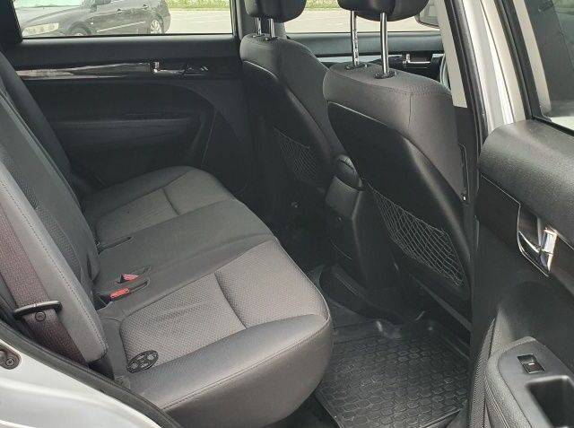 Сірий Кіа Соренто, об'ємом двигуна 2.4 л та пробігом 218 тис. км за 12900 $, фото 9 на Automoto.ua