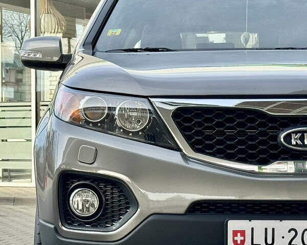 Сірий Кіа Соренто, об'ємом двигуна 2.2 л та пробігом 122 тис. км за 13999 $, фото 13 на Automoto.ua