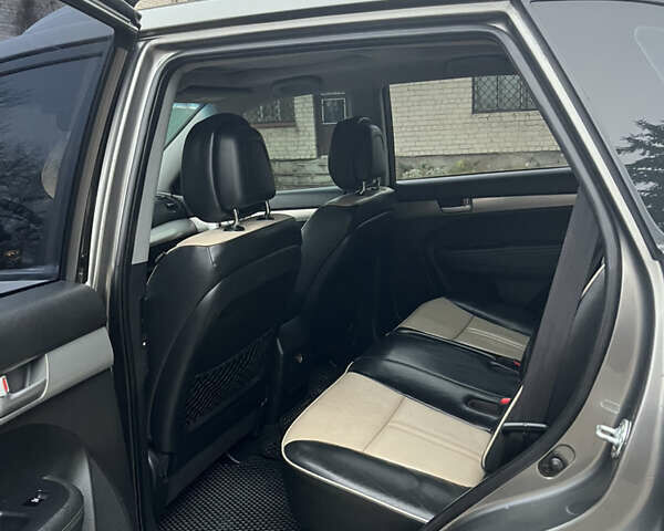 Серый Киа Соренто, объемом двигателя 2.2 л и пробегом 193 тыс. км за 12850 $, фото 13 на Automoto.ua