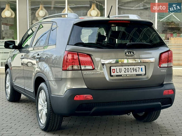 Сірий Кіа Соренто, об'ємом двигуна 2.2 л та пробігом 122 тис. км за 13999 $, фото 20 на Automoto.ua