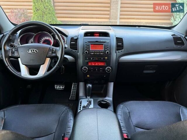Сірий Кіа Соренто, об'ємом двигуна 2.36 л та пробігом 240 тис. км за 11800 $, фото 61 на Automoto.ua