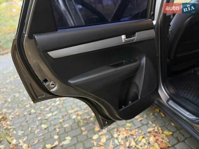 Серый Киа Соренто, объемом двигателя 2.2 л и пробегом 280 тыс. км за 12300 $, фото 65 на Automoto.ua