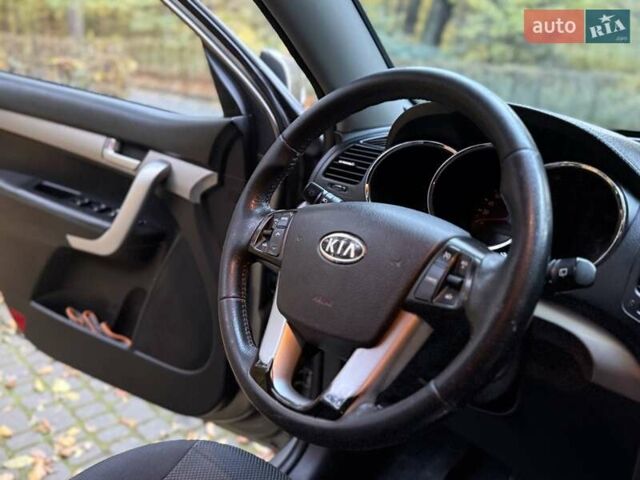 Серый Киа Соренто, объемом двигателя 2.2 л и пробегом 280 тыс. км за 12300 $, фото 53 на Automoto.ua
