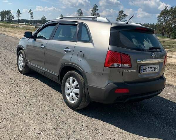 Серый Киа Соренто, объемом двигателя 2.2 л и пробегом 292 тыс. км за 13000 $, фото 2 на Automoto.ua