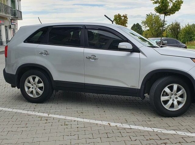 Сірий Кіа Соренто, об'ємом двигуна 2.4 л та пробігом 218 тис. км за 12900 $, фото 17 на Automoto.ua