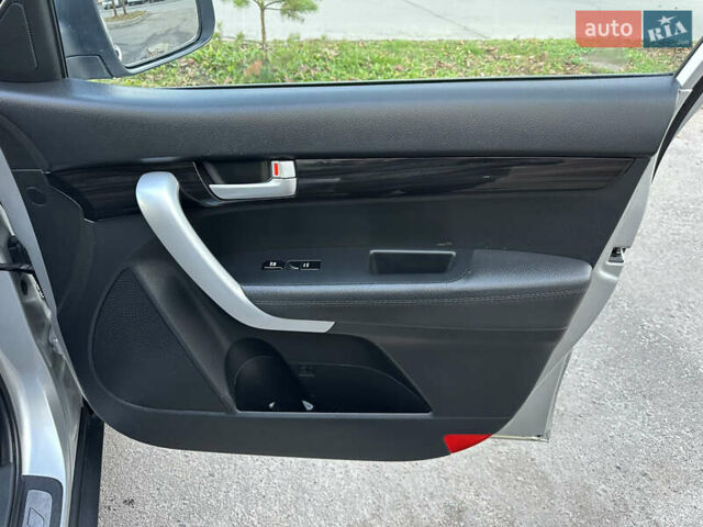 Серый Киа Соренто, объемом двигателя 2.2 л и пробегом 240 тыс. км за 12950 $, фото 24 на Automoto.ua