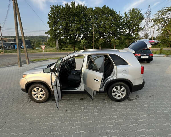 Сірий Кіа Соренто, об'ємом двигуна 2.4 л та пробігом 219 тис. км за 8999 $, фото 15 на Automoto.ua