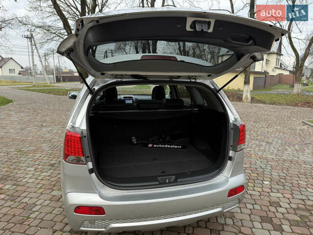 Сірий Кіа Соренто, об'ємом двигуна 2.2 л та пробігом 194 тис. км за 14000 $, фото 25 на Automoto.ua