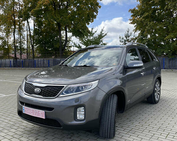 Сірий Кіа Соренто, об'ємом двигуна 2.2 л та пробігом 262 тис. км за 15900 $, фото 2 на Automoto.ua
