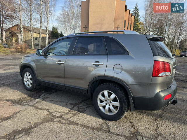Серый Киа Соренто, объемом двигателя 2.2 л и пробегом 207 тыс. км за 12300 $, фото 3 на Automoto.ua