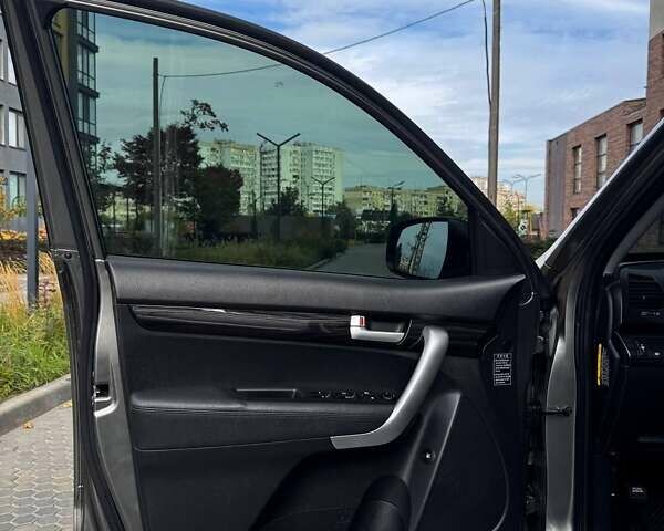 Серый Киа Соренто, объемом двигателя 2 л и пробегом 174 тыс. км за 14500 $, фото 20 на Automoto.ua