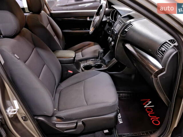 Серый Киа Соренто, объемом двигателя 2.4 л и пробегом 180 тыс. км за 11900 $, фото 42 на Automoto.ua