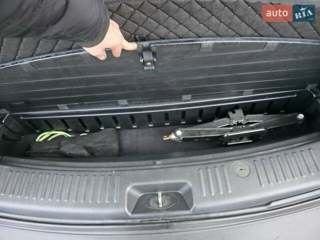 Сірий Кіа Соренто, об'ємом двигуна 2.4 л та пробігом 233 тис. км за 9999 $, фото 35 на Automoto.ua