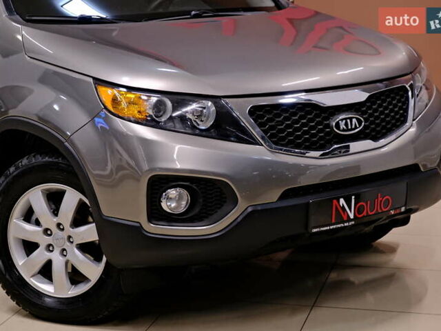 Серый Киа Соренто, объемом двигателя 2.4 л и пробегом 180 тыс. км за 11900 $, фото 6 на Automoto.ua