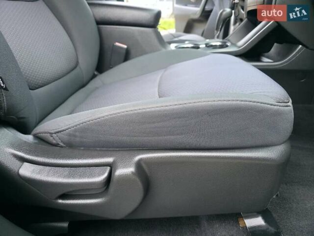 Сірий Кіа Соренто, об'ємом двигуна 2.4 л та пробігом 233 тис. км за 9999 $, фото 60 на Automoto.ua