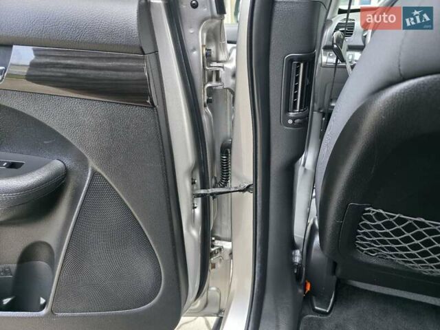 Сірий Кіа Соренто, об'ємом двигуна 2.4 л та пробігом 233 тис. км за 9999 $, фото 49 на Automoto.ua