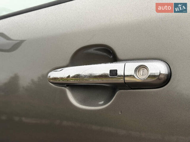 Серый Киа Соренто, объемом двигателя 2 л и пробегом 254 тыс. км за 14400 $, фото 24 на Automoto.ua