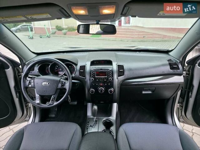 Сірий Кіа Соренто, об'ємом двигуна 2.4 л та пробігом 233 тис. км за 9999 $, фото 50 на Automoto.ua