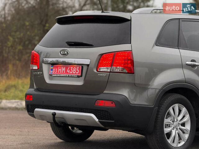 Серый Киа Соренто, объемом двигателя 2 л и пробегом 254 тыс. км за 14400 $, фото 16 на Automoto.ua