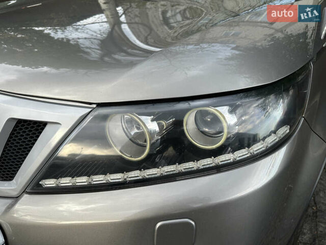 Сірий Кіа Соренто, об'ємом двигуна 2.2 л та пробігом 240 тис. км за 11500 $, фото 3 на Automoto.ua