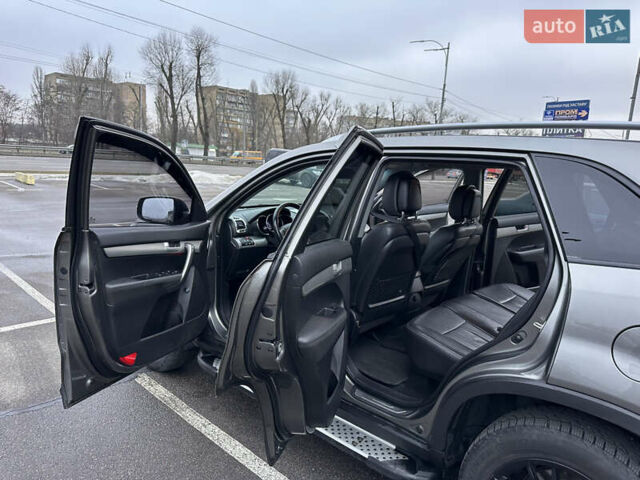Сірий Кіа Соренто, об'ємом двигуна 2.2 л та пробігом 240 тис. км за 11500 $, фото 18 на Automoto.ua