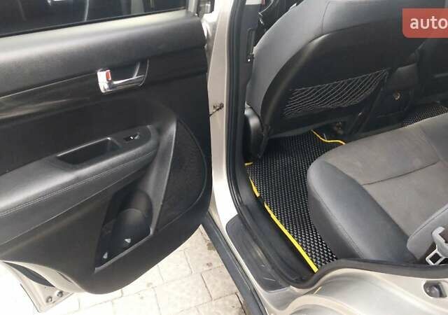Сірий Кіа Соренто, об'ємом двигуна 2.36 л та пробігом 250 тис. км за 10300 $, фото 27 на Automoto.ua