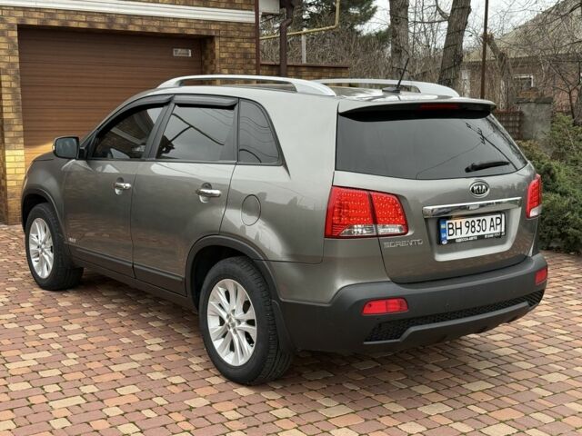 Серый Киа Соренто, объемом двигателя 2.4 л и пробегом 130 тыс. км за 11900 $, фото 3 на Automoto.ua