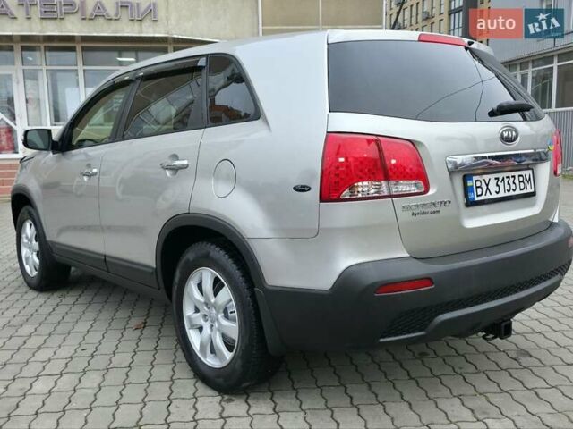 Сірий Кіа Соренто, об'ємом двигуна 2.4 л та пробігом 233 тис. км за 9999 $, фото 10 на Automoto.ua