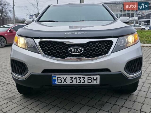 Сірий Кіа Соренто, об'ємом двигуна 2.4 л та пробігом 233 тис. км за 9999 $, фото 4 на Automoto.ua
