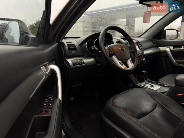 Серый Киа Соренто, объемом двигателя 2 л и пробегом 254 тыс. км за 14400 $, фото 32 на Automoto.ua