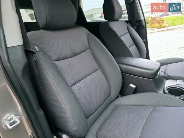 Сірий Кіа Соренто, об'ємом двигуна 2.4 л та пробігом 233 тис. км за 9999 $, фото 61 на Automoto.ua