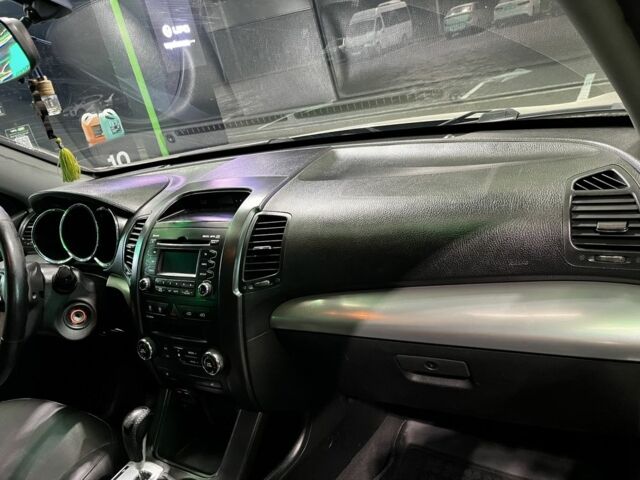 Серый Киа Соренто, объемом двигателя 2.2 л и пробегом 193 тыс. км за 12500 $, фото 17 на Automoto.ua