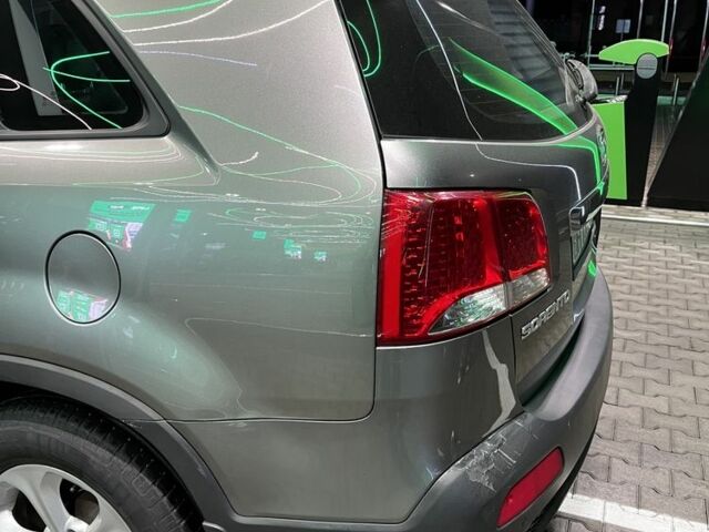 Серый Киа Соренто, объемом двигателя 2.2 л и пробегом 193 тыс. км за 12500 $, фото 10 на Automoto.ua