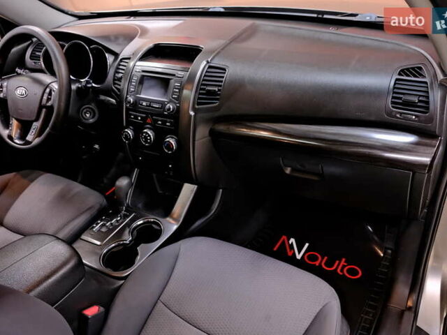 Серый Киа Соренто, объемом двигателя 2.4 л и пробегом 180 тыс. км за 11900 $, фото 43 на Automoto.ua