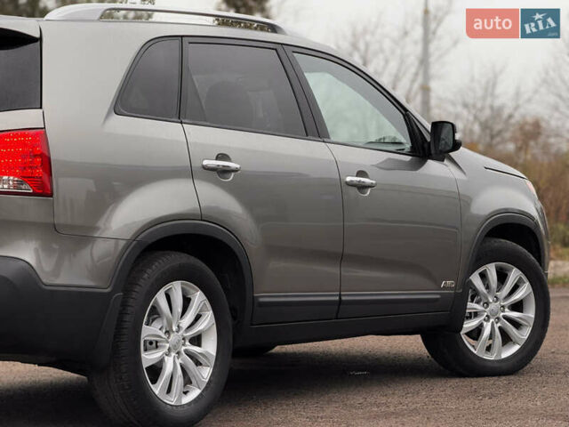 Серый Киа Соренто, объемом двигателя 2 л и пробегом 254 тыс. км за 14400 $, фото 18 на Automoto.ua