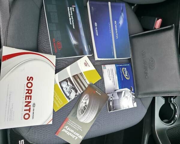 Сірий Кіа Соренто, об'ємом двигуна 2.4 л та пробігом 233 тис. км за 9999 $, фото 78 на Automoto.ua