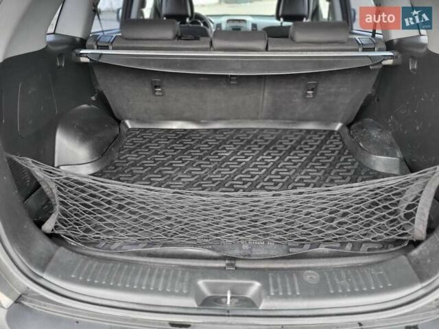 Серый Киа Соренто, объемом двигателя 2.2 л и пробегом 207 тыс. км за 13500 $, фото 3 на Automoto.ua