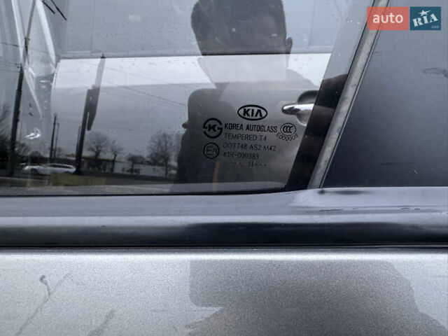 Сірий Кіа Соренто, об'ємом двигуна 2.2 л та пробігом 240 тис. км за 11500 $, фото 19 на Automoto.ua