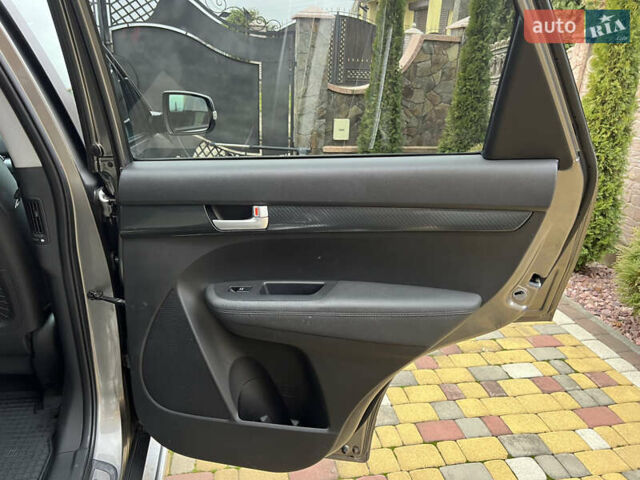 Сірий Кіа Соренто, об'ємом двигуна 2.2 л та пробігом 210 тис. км за 13800 $, фото 31 на Automoto.ua